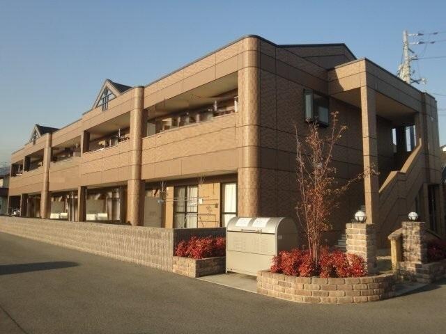 物件外観写真1　(外観写真（昼）)