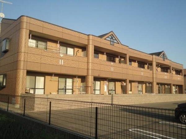 駐車場(外観写真（昼）)