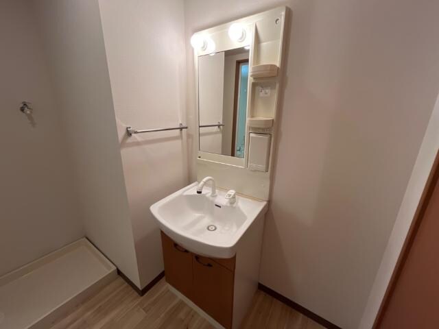 物件内観写真12　(洗髪洗面化粧台)