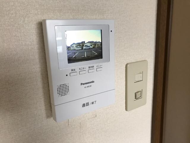 物件内観写真11　(カメラ付インターホン)