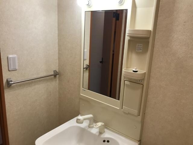 物件内観写真9　(洗髪洗面化粧台)