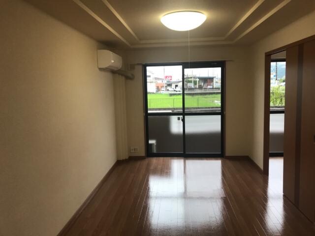 物件内観写真9　(リビング)