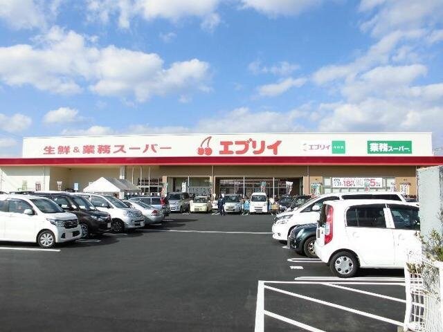 物件外観写真5　(エブリイ川口店まで450m)