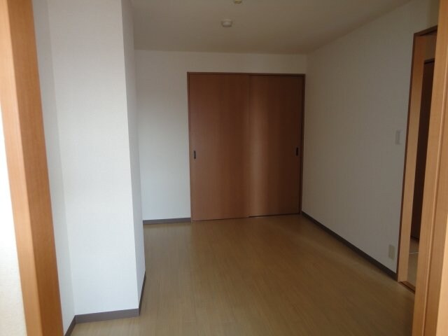 物件内観写真5　(洋室)