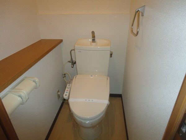 トイレ(シャワー付トイレ)