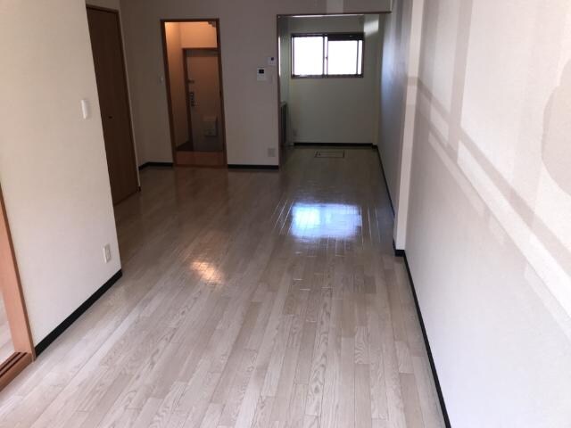 物件内観写真11　(リビング)