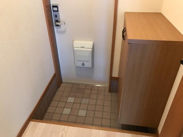 物件内観写真21　(玄関)