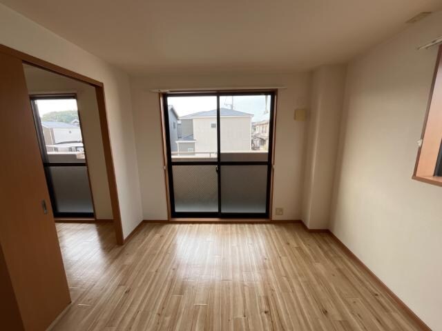 物件内観写真12　(洋室)