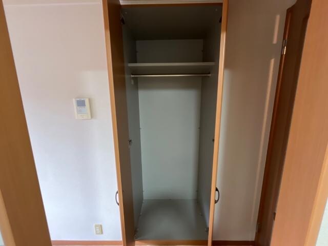 物件内観写真24　(リビング収納)