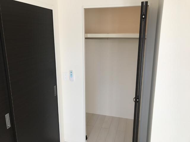 物件内観写真12　(ウォークインクローゼット)