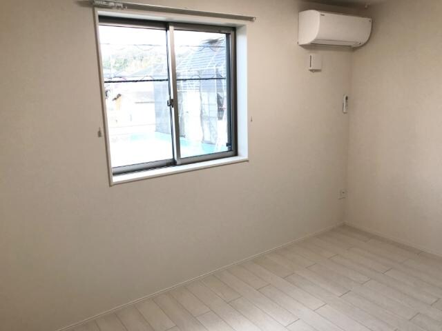 物件内観写真16　(洋室)