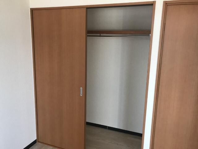 物件内観写真11　(クローゼット)