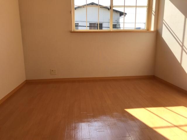 物件内観写真11　(6.4帖洋室)