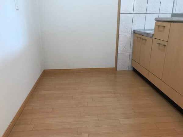 内装他(キッチン)