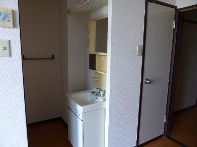 物件内観写真8　(洗面所)