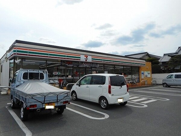 周辺環境(セブンイレブン新市戸手店まで500m)