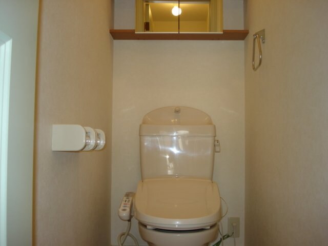 物件内観写真9　(シャワー付トイレ)