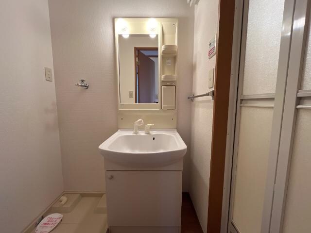 物件内観写真6　(洗髪洗面化粧台)