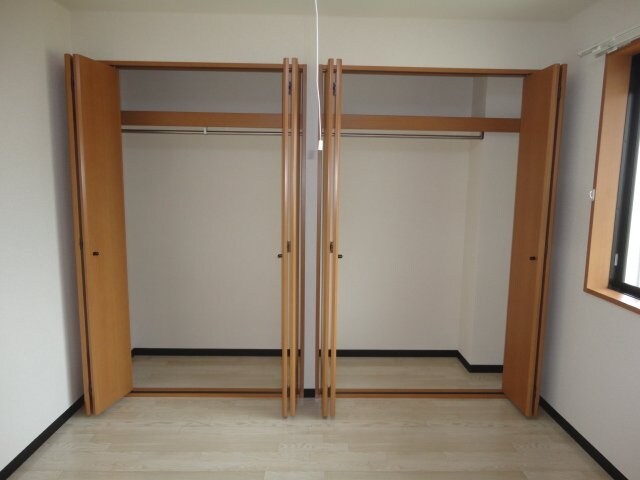 物件内観写真12　(クローゼット)