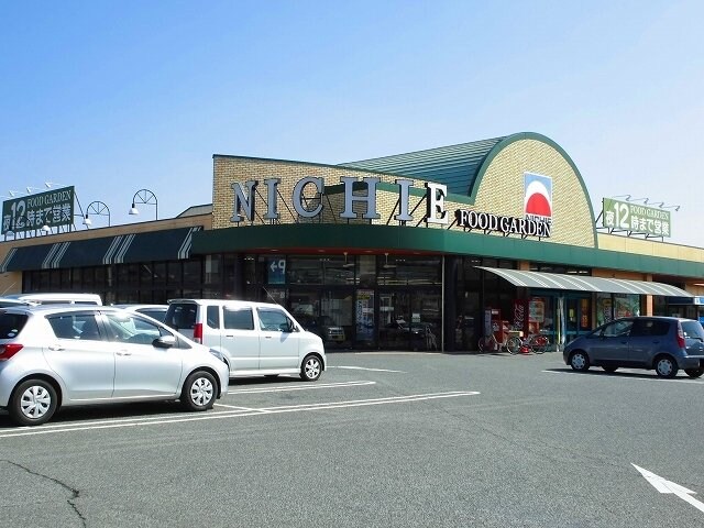 物件外観写真3　(ニチエー瀬戸店まで1350m)