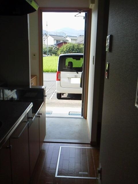 物件内観写真8　(玄関)