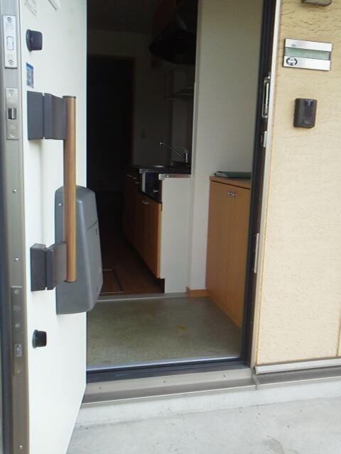 物件内観写真9　(玄関)