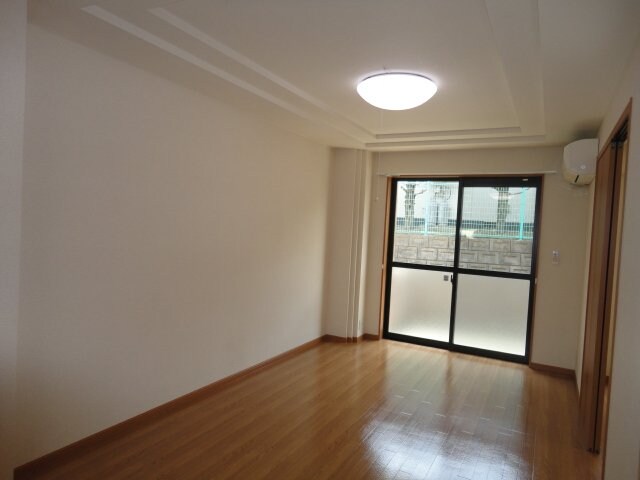 物件内観写真11　(リビング)