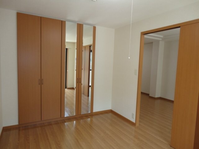 物件内観写真13　(洋室)