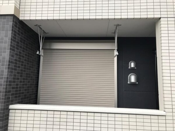 内装他(窓シャッター)