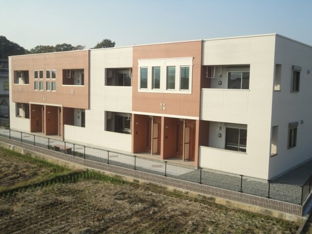 物件外観写真1　(外観写真（昼）)