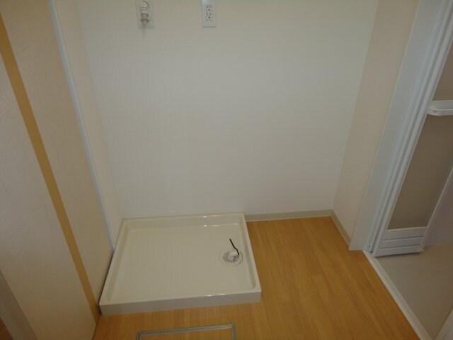 物件内観写真21　(洗濯機置場)