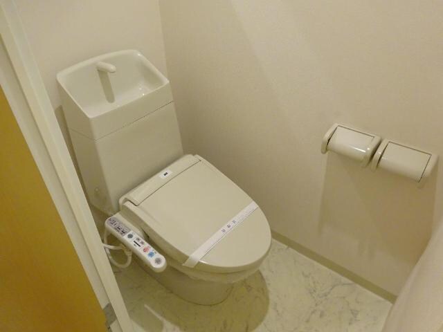 物件内観写真14　(シャワー付トイレ)