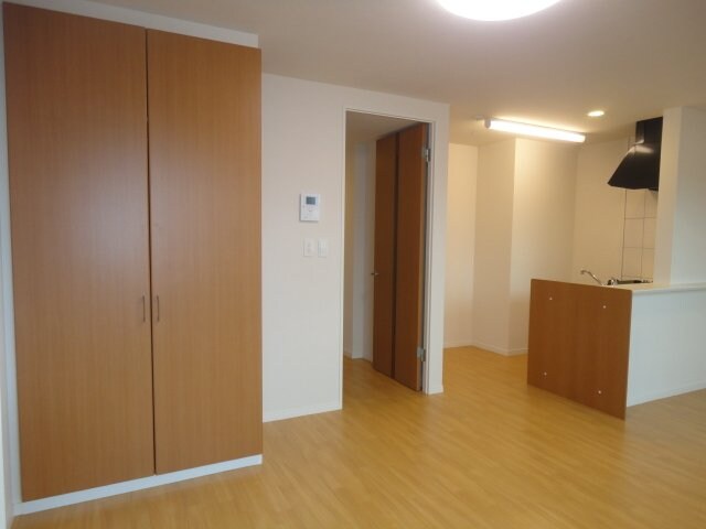 物件内観写真4　(リビング)