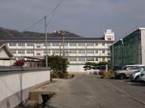 周辺環境(福山市立加茂小学校 1880m)