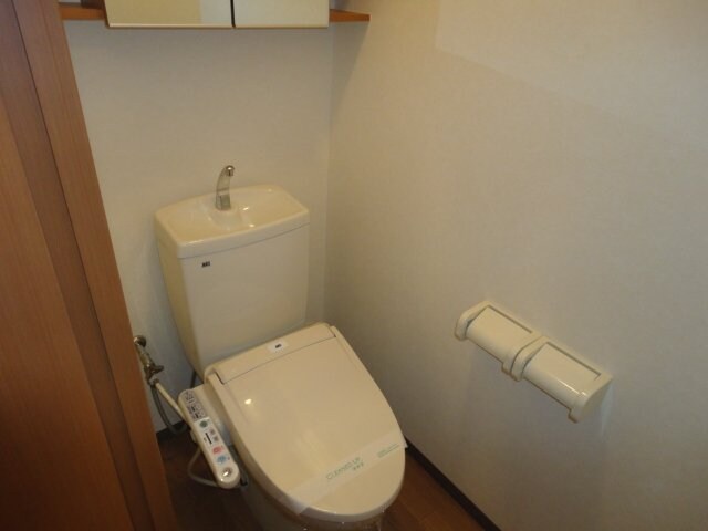 物件内観写真10　(シャワー付トイレ)