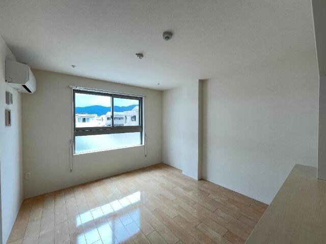 物件内観写真7　(リビング)