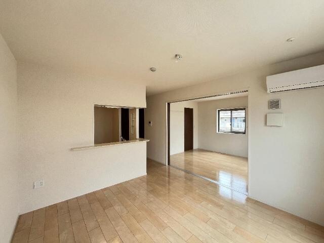 物件内観写真8　(リビング)