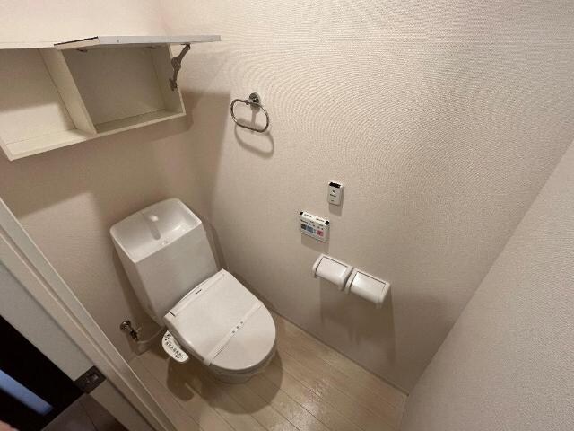 物件内観写真12　(シャワー付トイレ)