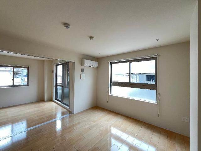 物件内観写真16　(リビング)