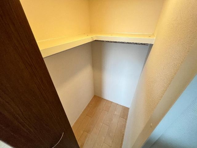 物件内観写真23　(ウォークインクローゼット(5.5帖洋室))