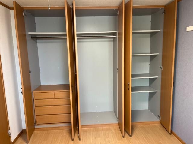 物件内観写真18　(北洋室クローゼット)
