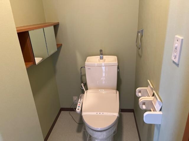 物件内観写真26　(シャワー付トイレ)