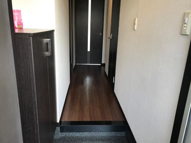 物件内観写真16　(玄関)