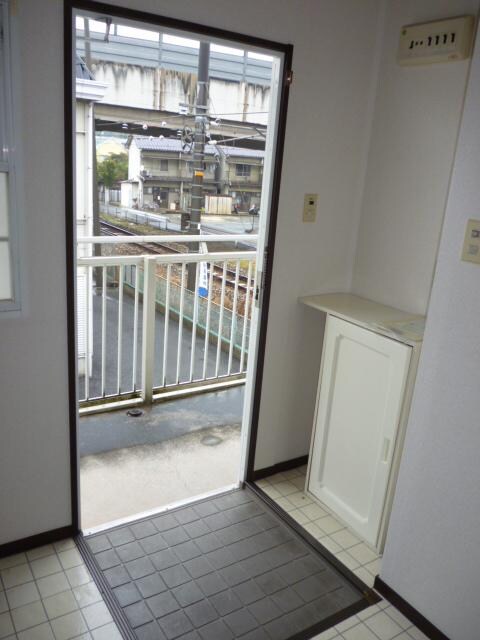 物件内観写真7　(玄関)