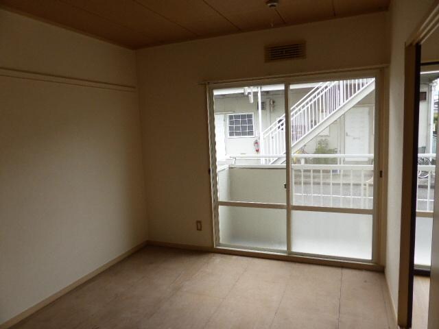 物件内観写真4　(洋室)