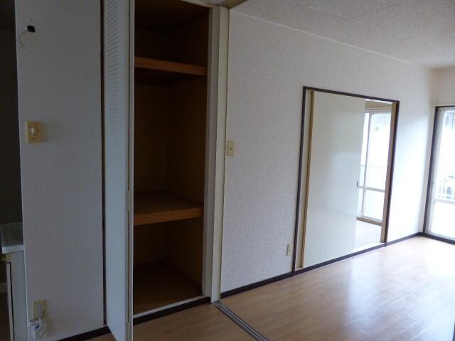 物件内観写真11　(収納)