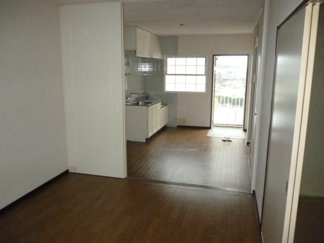 物件内観写真4　(洋室)