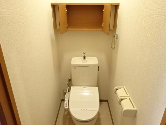 物件内観写真14　(シャワー付トイレ)