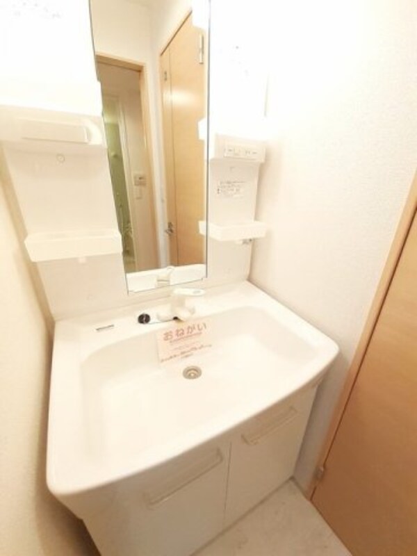独立洗面台