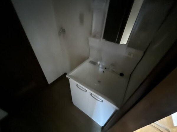 独立洗面台